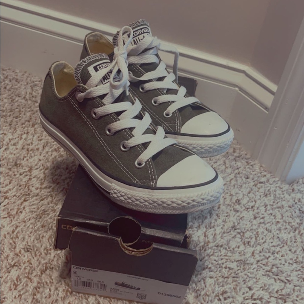 Converse - Picture 2 of 2